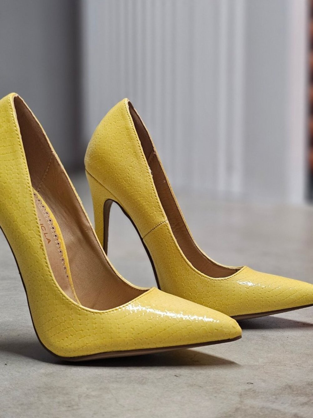 Yellow High Heel Pumps With Faux Snakeskin Texture & Pointed Toe Design - Picture 16 of 16